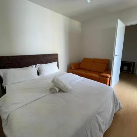 Albjona بيت ضيافة *